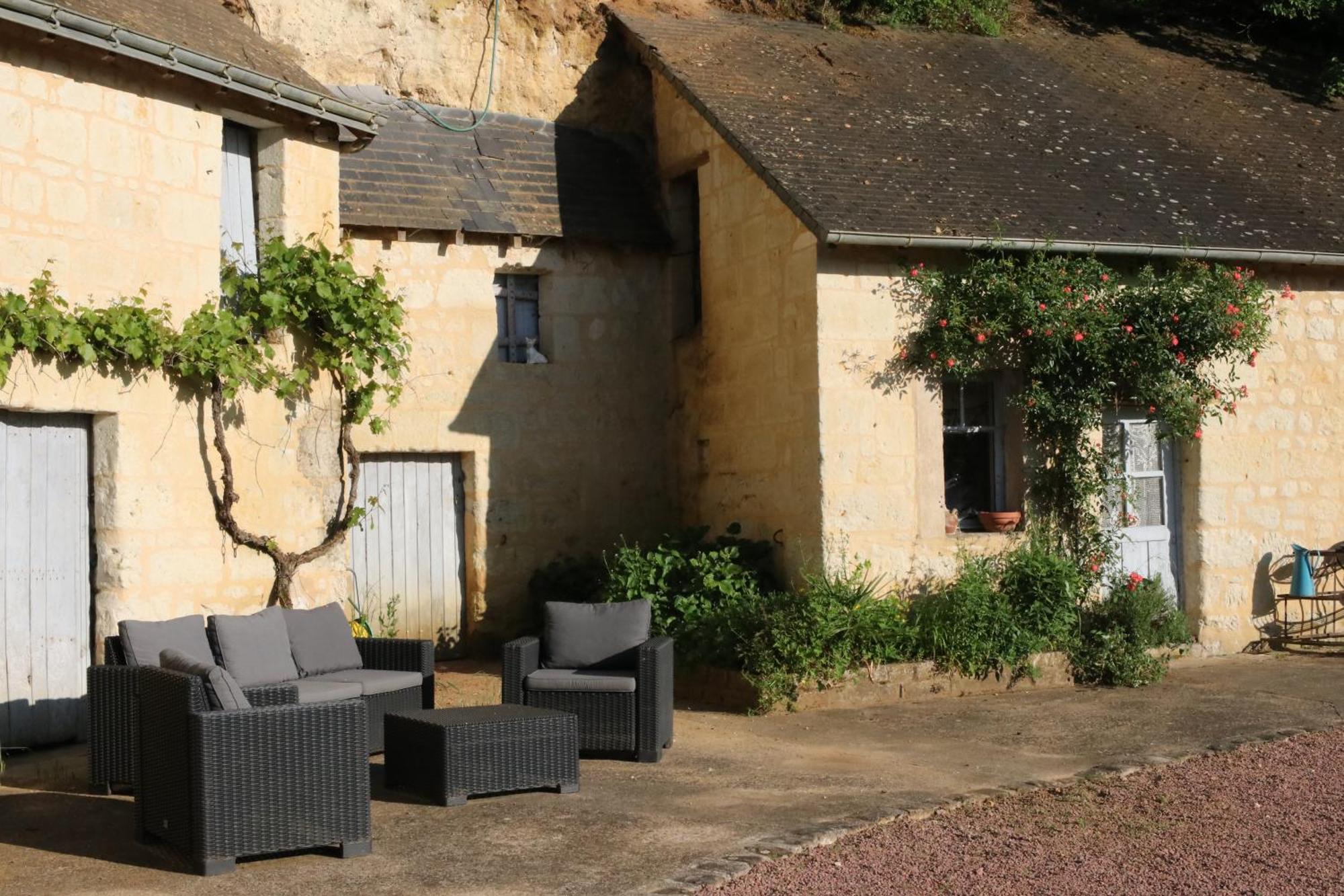 Chambres D'Hotes Du Noisillet Cinais Exteriör bild
